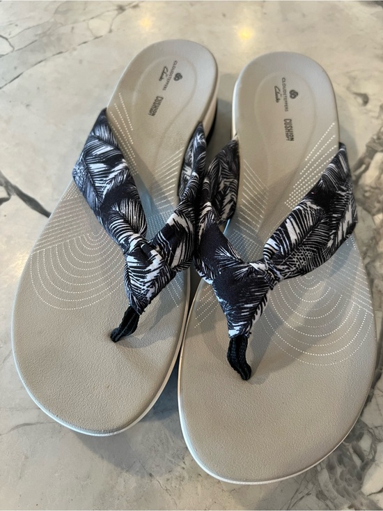 Clarks Shoes - Clarks Cloudsteppers Cushion Soft Tropical Print flip flop Women’s Sandals 12